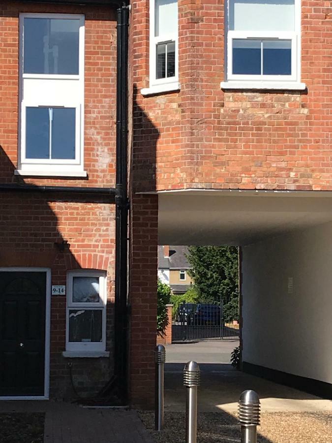 Berkshire Serviced Apartment Helena 12 Reading Luaran gambar